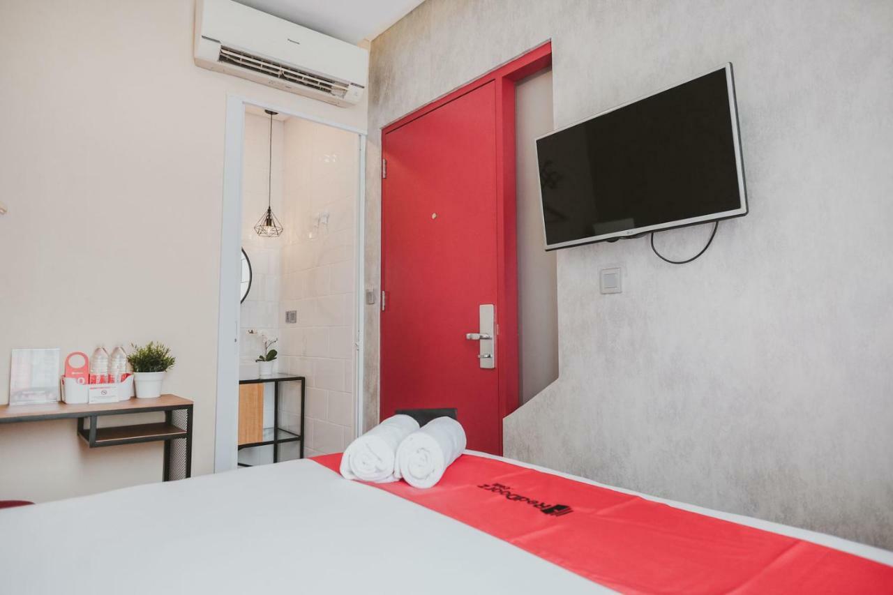 Reddoorz Plus @ Thamrin Джакарта Екстериор снимка