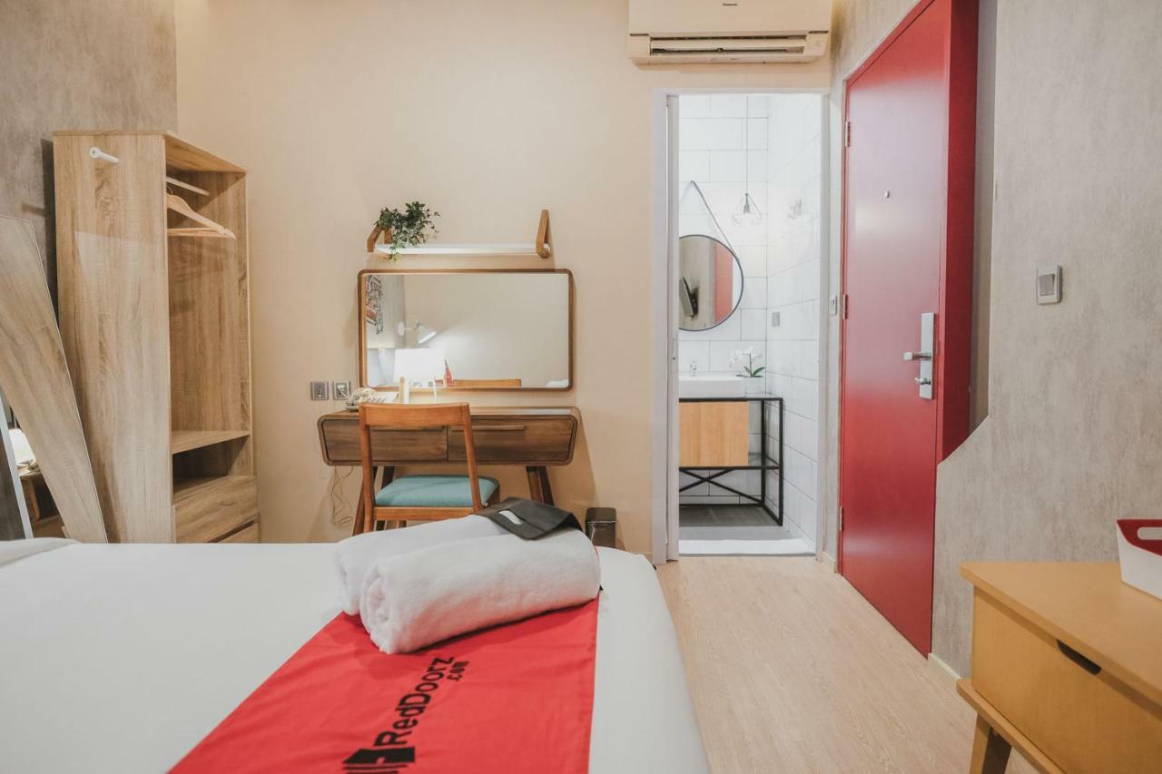 Reddoorz Plus @ Thamrin Джакарта Екстериор снимка