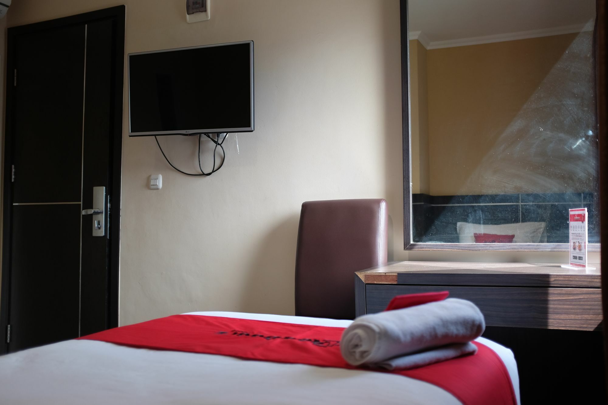 Reddoorz Plus @ Thamrin Джакарта Екстериор снимка